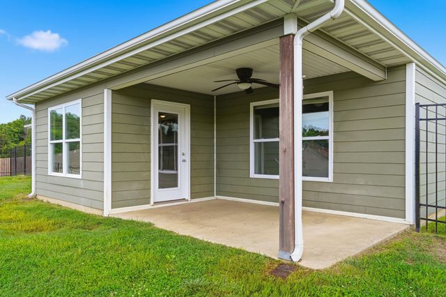 7610 W BLACK WALNUT DR, Columbia, MO 65202