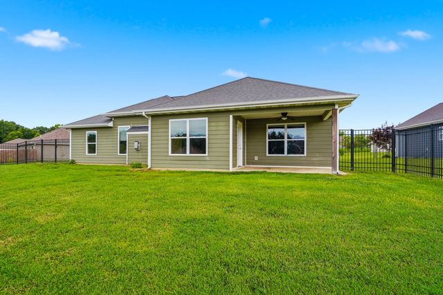 7610 W BLACK WALNUT DR, Columbia, MO 65202