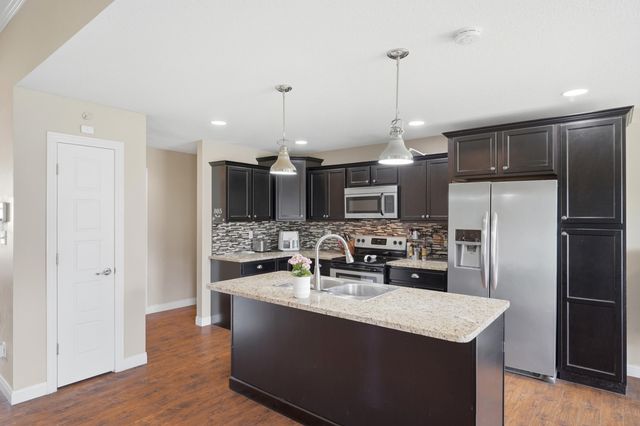 7610 W BLACK WALNUT DR, Columbia, MO 65202