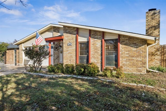 7016 Buttonwood Drive, Fort Worth, TX 76137