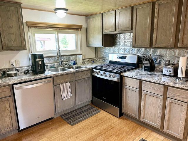 4631 MELODY LANE, Oshkosh, WI 54904