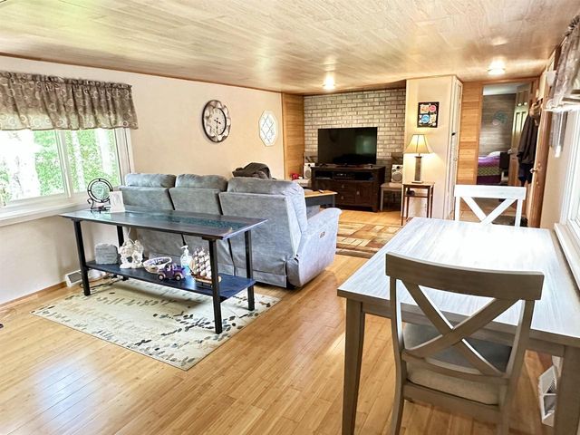 4631 MELODY LANE, Oshkosh, WI 54904
