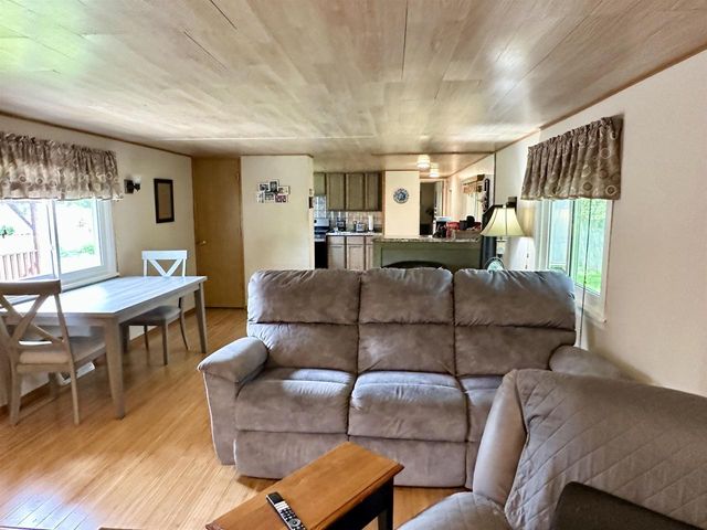 4631 MELODY LANE, Oshkosh, WI 54904