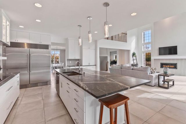 W339S271 Foxtail COURT, Oconomowoc, WI 53066