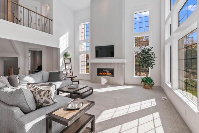 W339S271 Foxtail COURT, Oconomowoc, WI 53066