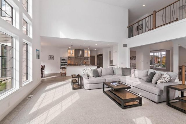 W339S271 Foxtail COURT, Oconomowoc, WI 53066