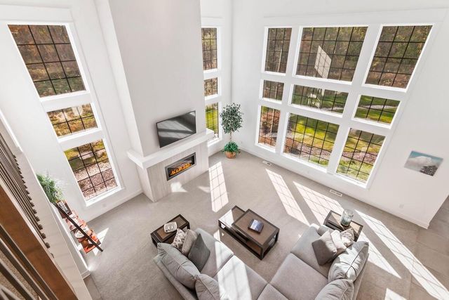 W339S271 Foxtail COURT, Oconomowoc, WI 53066