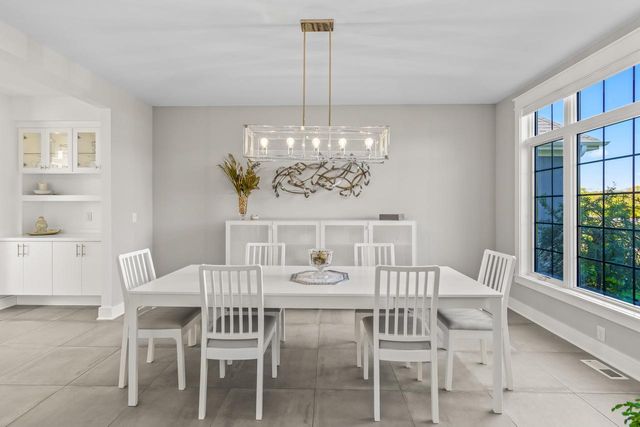 W339S271 Foxtail COURT, Oconomowoc, WI 53066