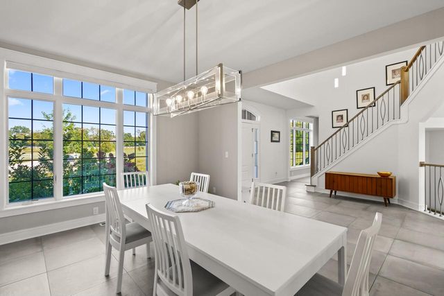 W339S271 Foxtail COURT, Oconomowoc, WI 53066