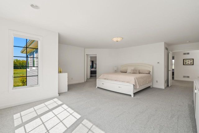 W339S271 Foxtail COURT, Oconomowoc, WI 53066