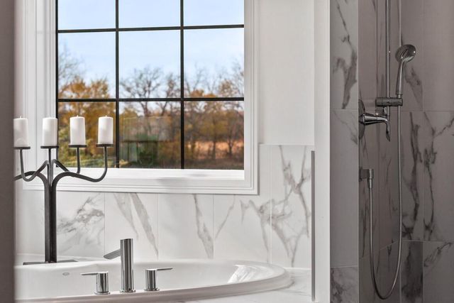 W339S271 Foxtail COURT, Oconomowoc, WI 53066