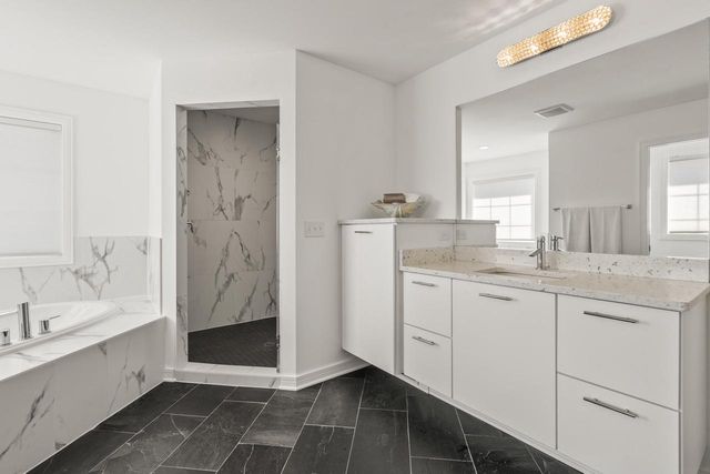 W339S271 Foxtail COURT, Oconomowoc, WI 53066