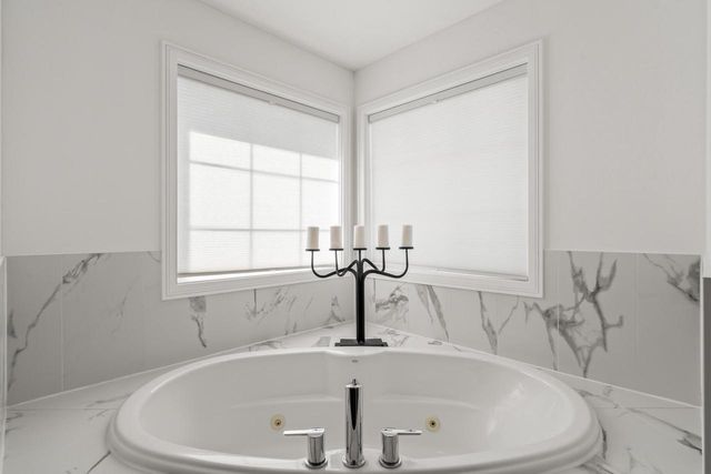 W339S271 Foxtail COURT, Oconomowoc, WI 53066