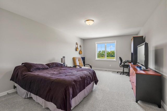 W339S271 Foxtail COURT, Oconomowoc, WI 53066