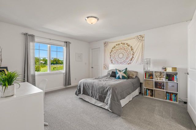 W339S271 Foxtail COURT, Oconomowoc, WI 53066