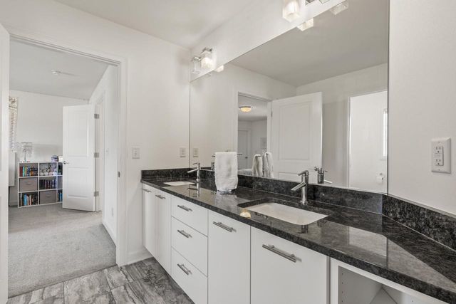 W339S271 Foxtail COURT, Oconomowoc, WI 53066