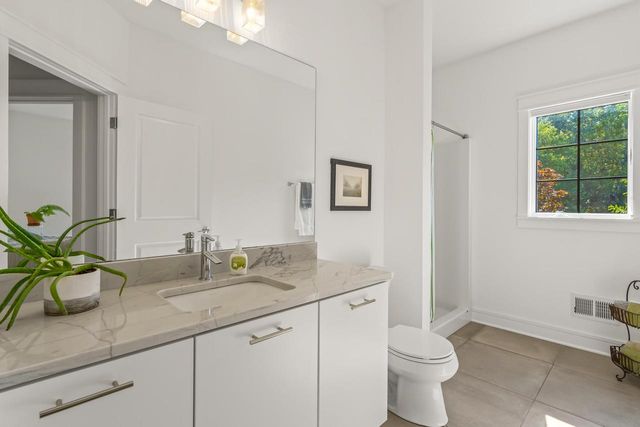 W339S271 Foxtail COURT, Oconomowoc, WI 53066