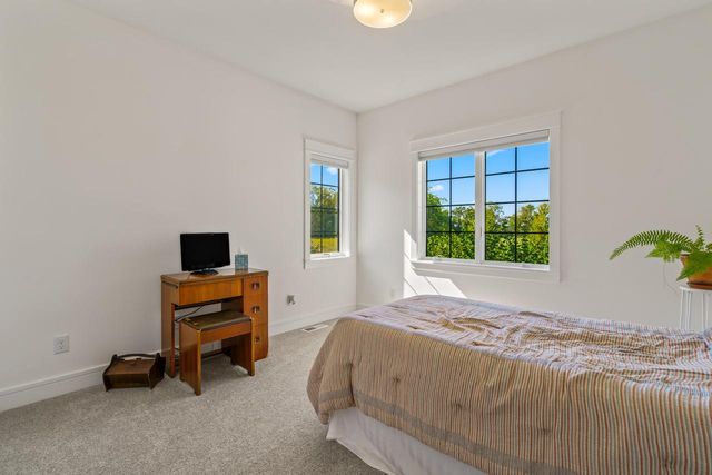 W339S271 Foxtail COURT, Oconomowoc, WI 53066