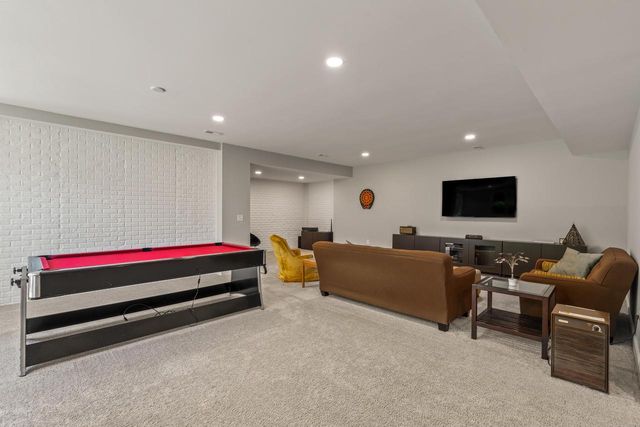 W339S271 Foxtail COURT, Oconomowoc, WI 53066