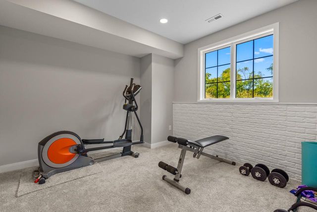 W339S271 Foxtail COURT, Oconomowoc, WI 53066