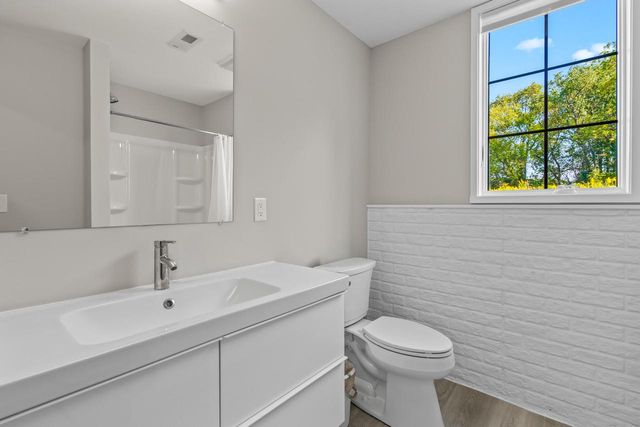 W339S271 Foxtail COURT, Oconomowoc, WI 53066