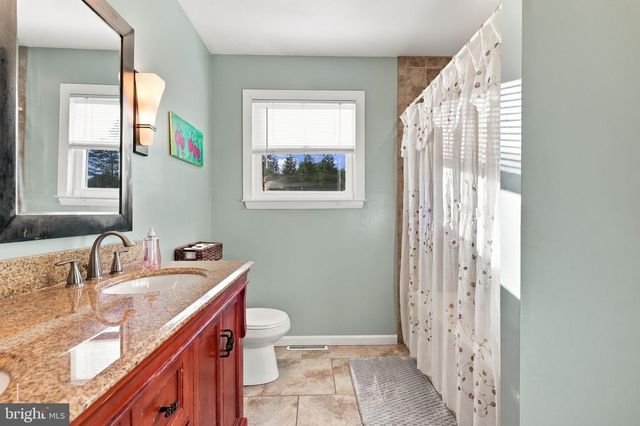 15 WHITE BIRCH LN, Southampton, PA 18966