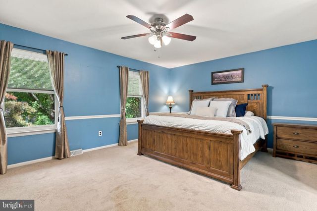15 WHITE BIRCH LN, Southampton, PA 18966