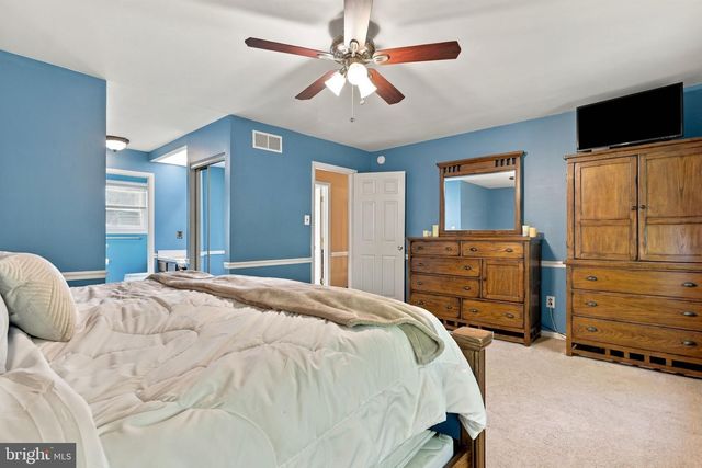15 WHITE BIRCH LN, Southampton, PA 18966