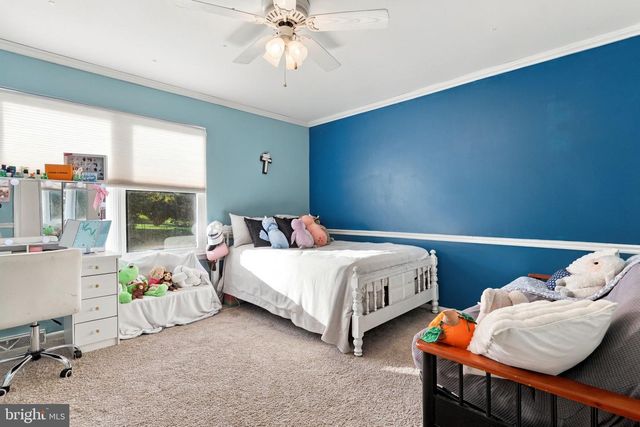 15 WHITE BIRCH LN, Southampton, PA 18966