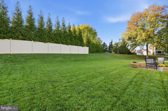 15 WHITE BIRCH LN, Southampton, PA 18966