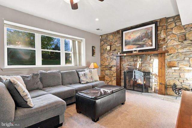 15 WHITE BIRCH LN, Southampton, PA 18966