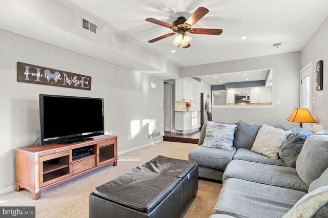 15 WHITE BIRCH LN, Southampton, PA 18966
