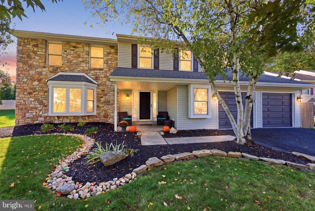 15 WHITE BIRCH LN, Southampton, PA 18966