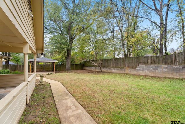 901 N Azaela, Tyler, TX 75701