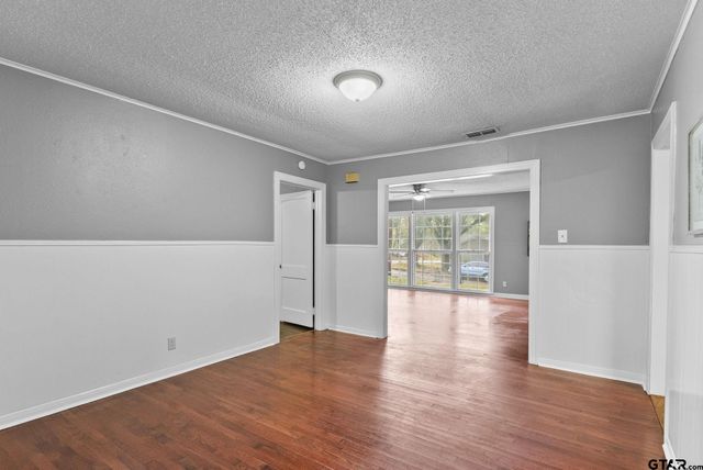 901 N Azaela, Tyler, TX 75701