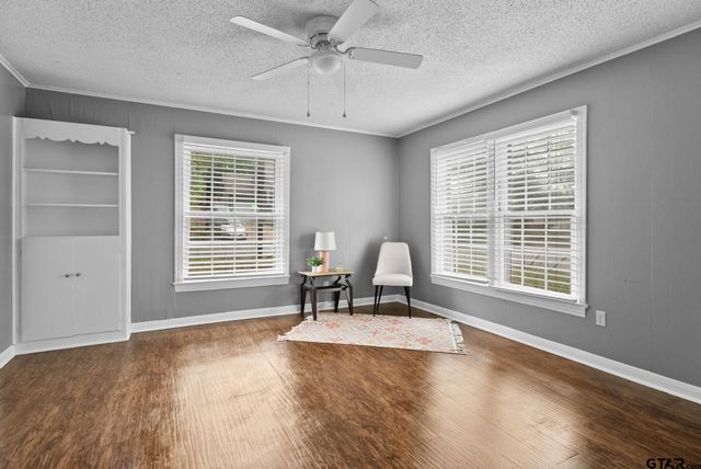 901 N Azaela, Tyler, TX 75701