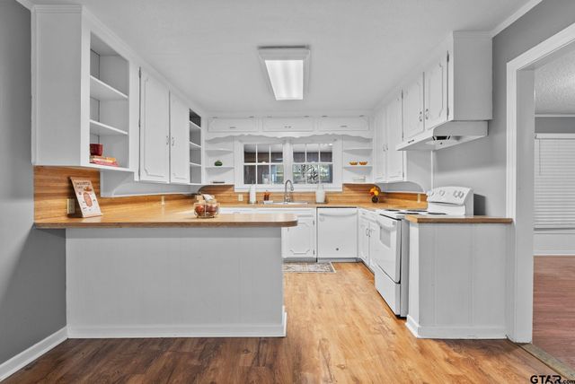 901 N Azaela, Tyler, TX 75701