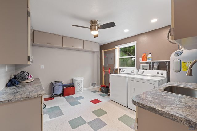 4320 STEELER LN, Rapid City, SD 57701