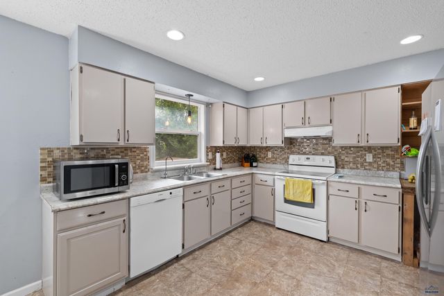 4320 STEELER LN, Rapid City, SD 57701