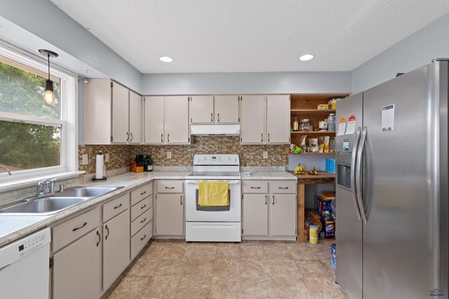 4320 STEELER LN, Rapid City, SD 57701