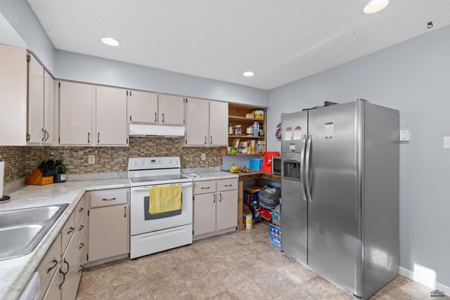 4320 STEELER LN, Rapid City, SD 57701
