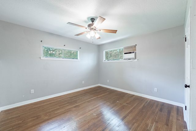 145 Addax Dr, San Antonio, TX 78213