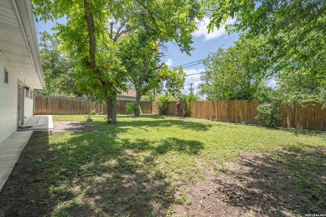 145 Addax Dr, San Antonio, TX 78213