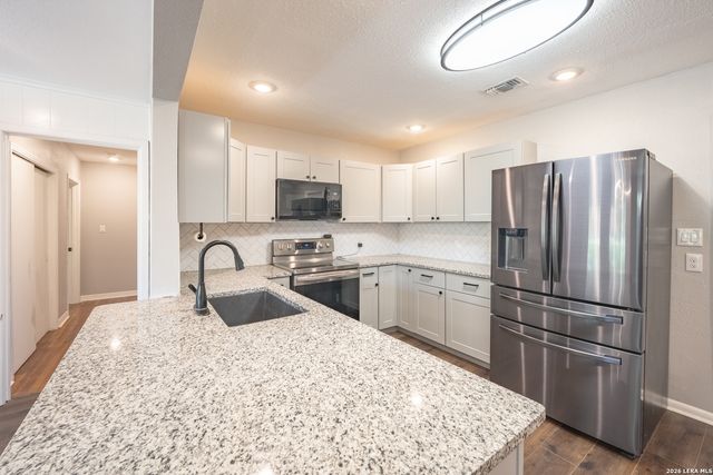 145 Addax Dr, San Antonio, TX 78213