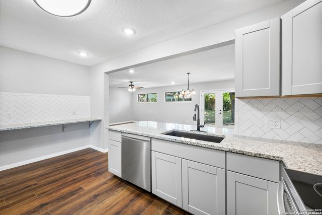 145 Addax Dr, San Antonio, TX 78213