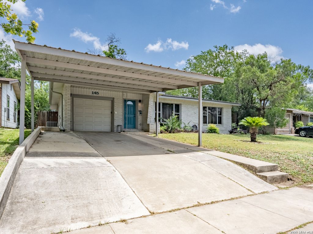 145 Addax Dr, San Antonio, TX 78213