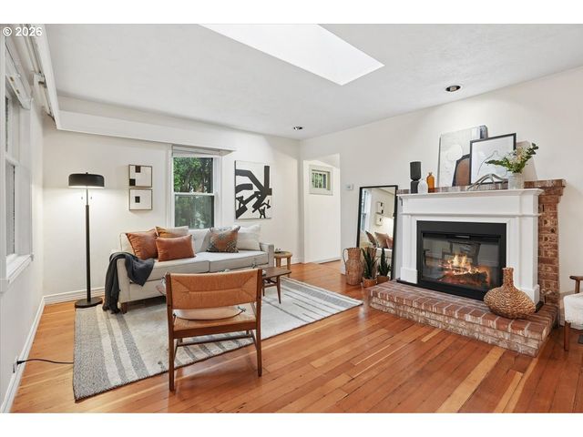 7404 Sw 53RD Ave, Portland, OR 97219