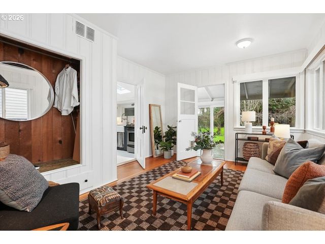 7404 Sw 53RD Ave, Portland, OR 97219