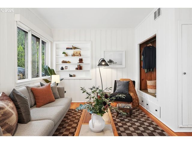 7404 Sw 53RD Ave, Portland, OR 97219