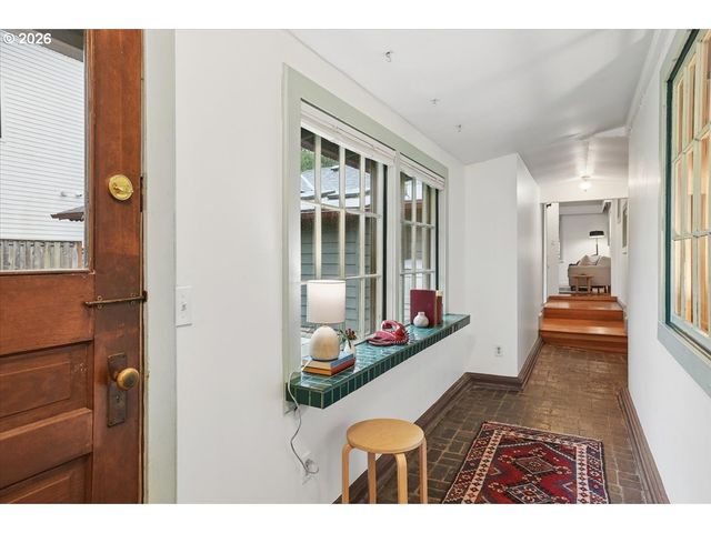 7404 Sw 53RD Ave, Portland, OR 97219